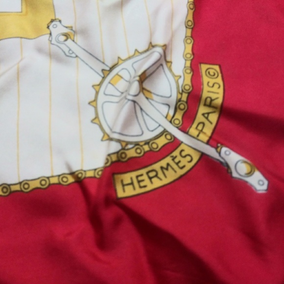 Scarf - Picture 2 of 7